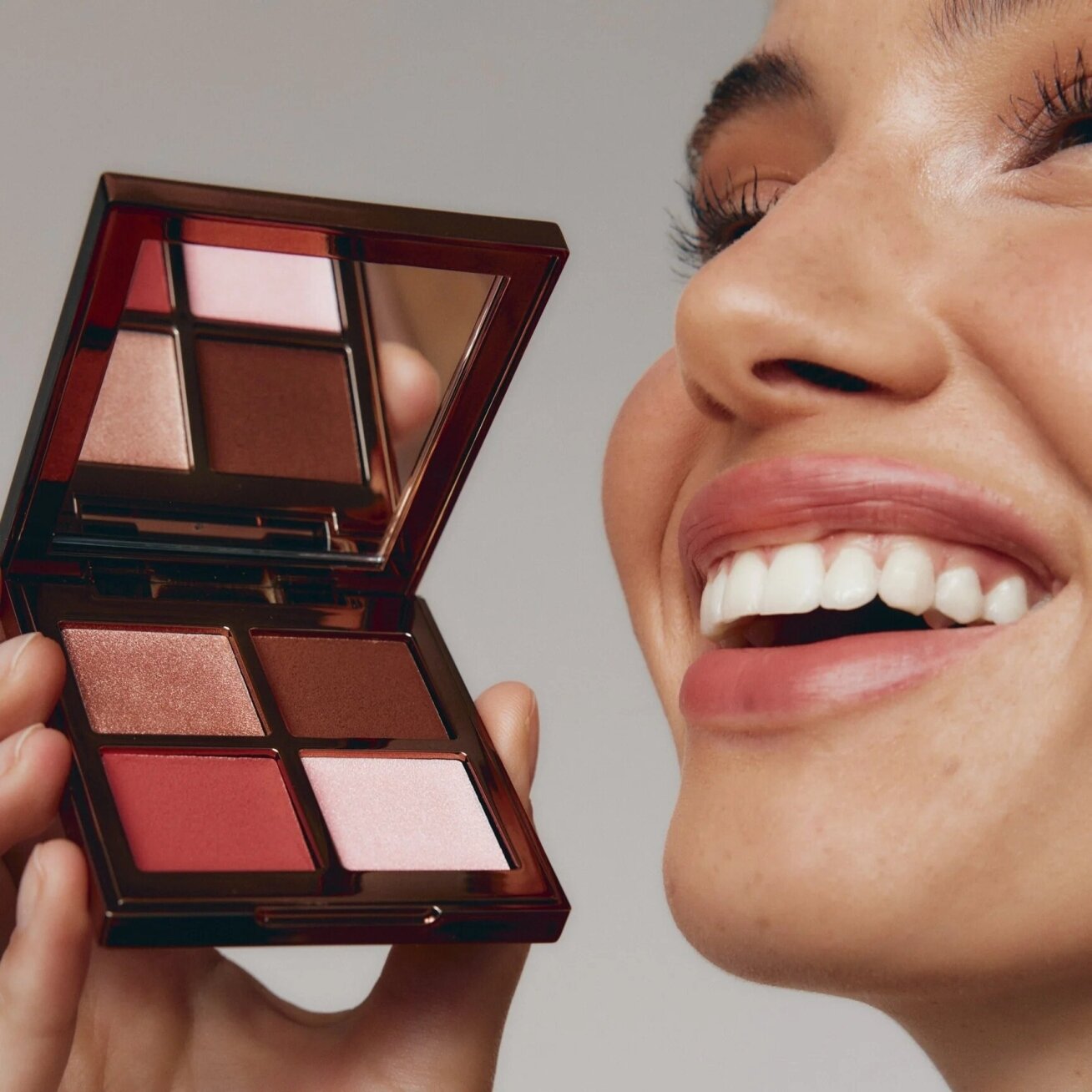MASQMAI multifunkcinė paletė “Glow Me Up”, 4 g 4 MASQMAI multifunkcinė paletė “Glow Me Up”, 4 g 4