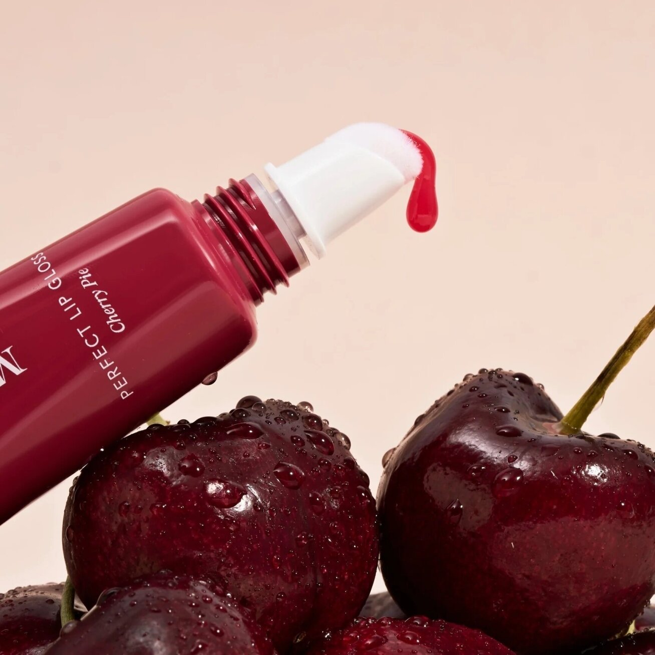 Masqmai Perfect lip gloss lūpų blizgis, CHERRY PIE 11g 3 Masqmai Perfect lip gloss lūpų blizgis, CHERRY PIE 11g 3