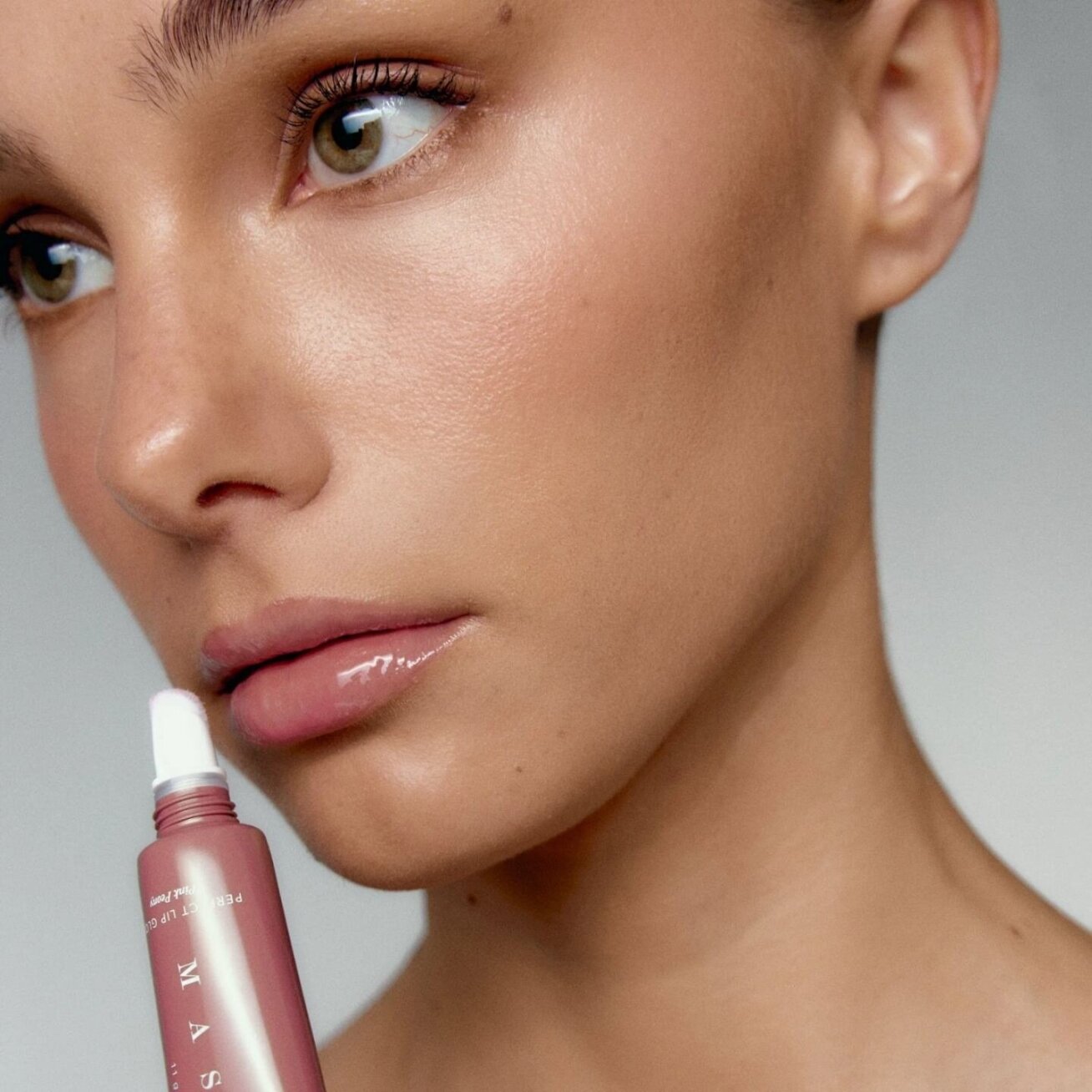 Masqmai Perfect lip gloss lūpų blizgis, PINK PEONY 11g 2 Masqmai Perfect lip gloss lūpų blizgis, PINK PEONY 11g 2