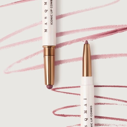 MASQMAI Lūpų pieštukas ir balzamas viename - Iconic Lip Combo PINK LATTE, 0.45 g MASQMAI Lūpų pieštukas ir balzamas viename - Iconic Lip Combo PINK LATTE, 0.45 g